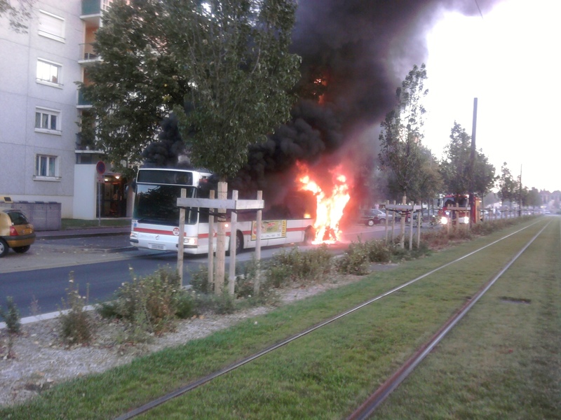 http://www.lyon-en-lignes.org/Imagesdunet/Bus/1418.jpg